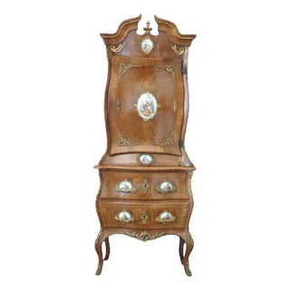 Dresden-Style Cabinet in Walnut, 1890 For Sale