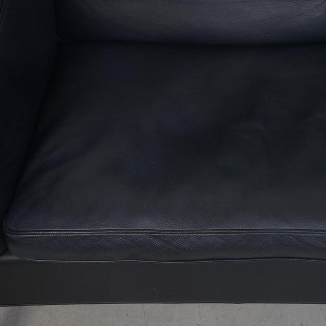Animal Skin Vintage 2212 Two-Seater Sofa in Black Leather by Børge Mogensen, 1980s For Sale - Image 7 of 18