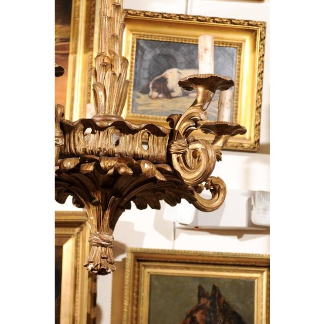Early 20th Century French Five-Light Foliage Themed Giltwood Carved Chandelier For Sale - Image 9 of 10
