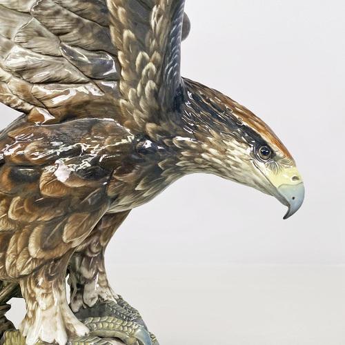1930s German Polychrome Porcelain Eagle Sculpture by Fritz Heidenreich, 1930s For Sale - Image 5 of 18