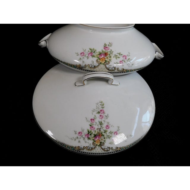 1950s Hutschenreuther Covered Round Vegetable Bowl For Sale - Image 4 of 6