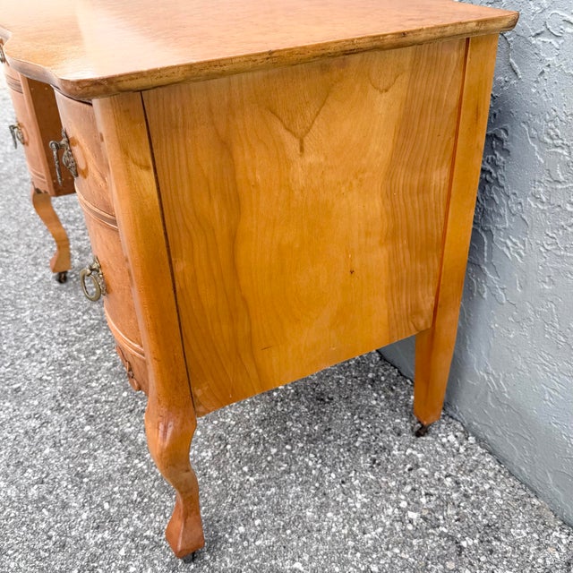 Antique Queen Anne Style Birds Eye Maple Vanity Low Desk For Sale In West Palm - Image 6 of 10