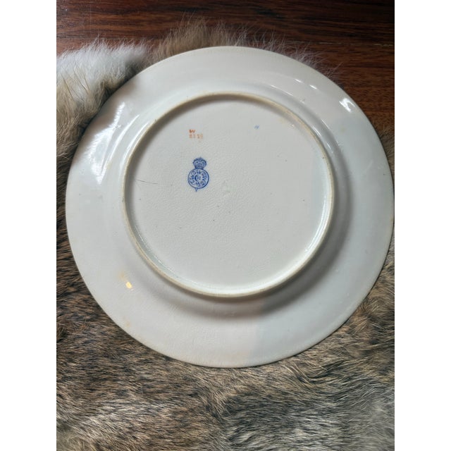 Victorian Late Victorian Era Minton English Bone China "Chrysanthemum" Plates - Set of 4 W/ Gold Rim For Sale - Image 3 of 5