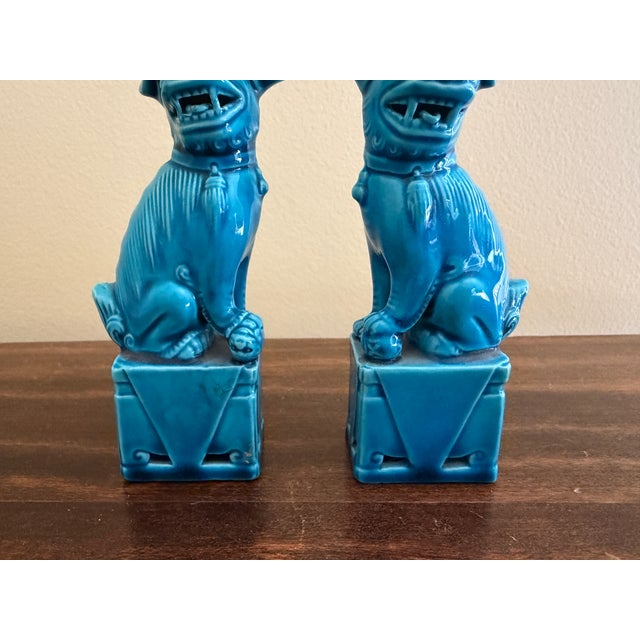 Mid-Century Chinoiserie Turquoise Glazed Porcelain Foo Dogs, Pair For Sale In South Bend - Image 6 of 11
