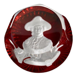 Cristal D’Albret Crystal Paperweight Vintage John Paul Jones Cameo France For Sale