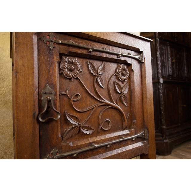 19th Century Neo-Gothic Oak Table For Sale - Image 3 of 9