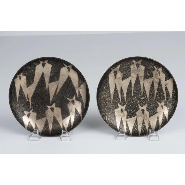 Mid Century Hollywood Regency Brass Plates Charger 1970s a Pair For Sale - Image 12 of 12