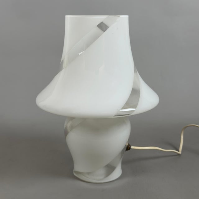 Modern White Swirl Murano Glass Mushroom Table Lamp from De Majo, 1970s For Sale - Image 12 of 12