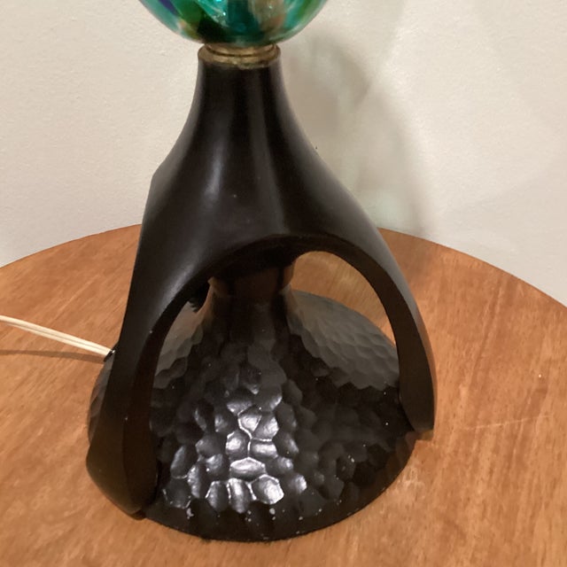 Mid-Century Modern Mid 20th Century Mid Century Modern Unique Hand Crafted Table Lamp W/ Hand Blown Mottled Art Class Shade on Textured and Hammered Sculptured Base For Sale - Image 3 of 12