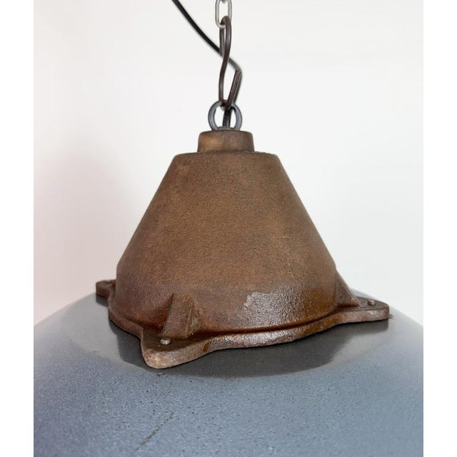 Mid-Century Modern Industrial Grey Enamel and Cast Iron Pendant Light, 1960s For Sale - Image 3 of 17