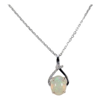 1.8Ct Ethiopian Opal Pendant With Natural Diamonds: Solid 14k Gold, Oval 10x8mm For Sale
