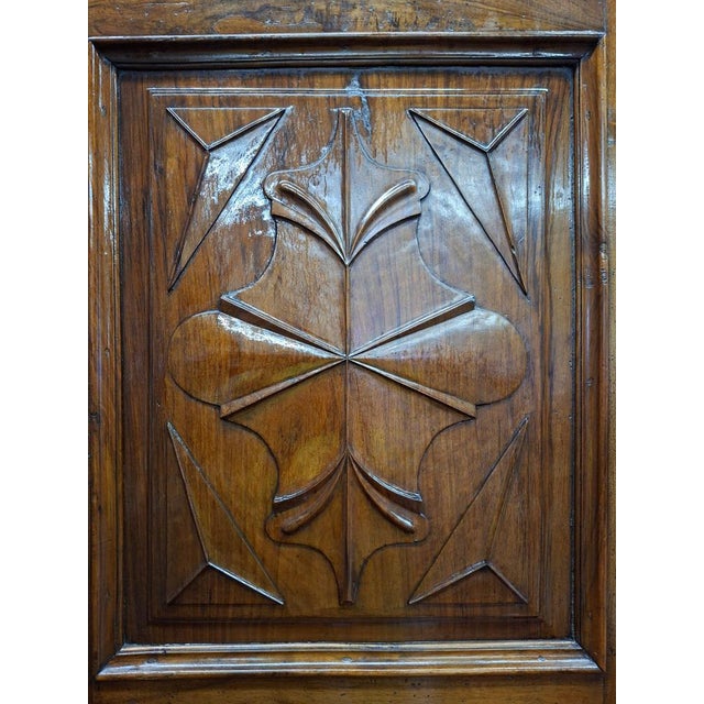 Late Baroque Genoese Linen Wardrobe in Walnut, 17th Century For Sale - Image 16 of 18