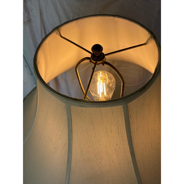 1940s Mid-Century Modern Urn Style Brass Lamp With Champagne Softback Bell Lamp Shade, Scalloped Trim at the Top and 9223 Stamp on Bottom For Sale - Image 5 of 9