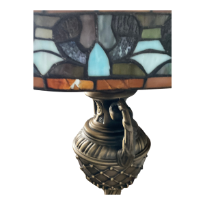 Vintage Rose Petal Tiffany Style Table Lamp With Brass Base