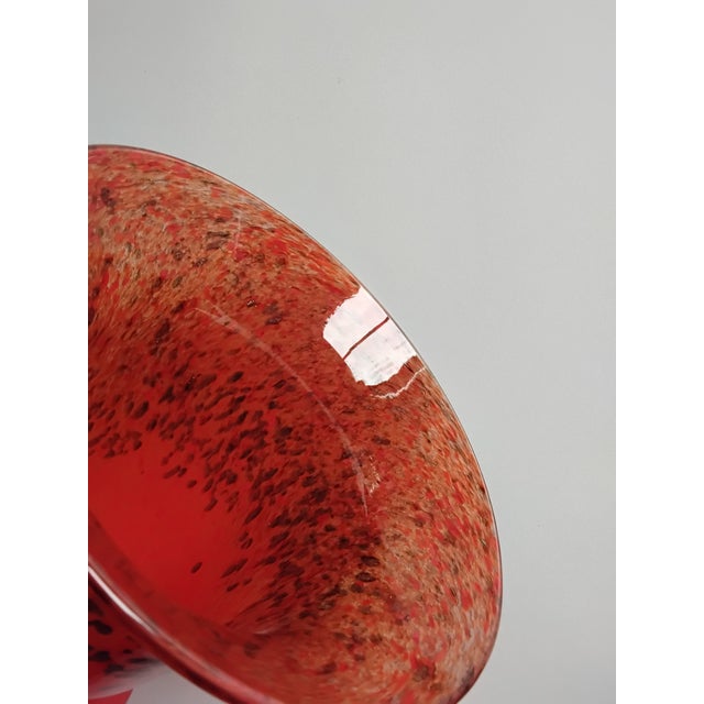 Scottish Vasart art glass vase. Salvador Ysart arrived in Scotland from Spain in the 1920s. He teamed up with Moncrieffe...
