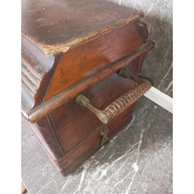 Metal Antique Singer Hand Crank Sewing Machine in Bentwood Case, 1890s For Sale - Image 7 of 10