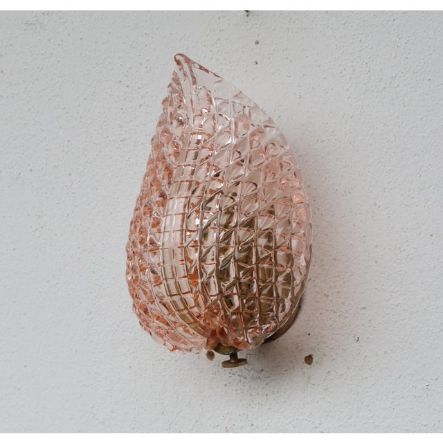 Stunning Murano wall light by artist Ercole Barovier with rare pink glass. The wall light consist of a glass leave and a...