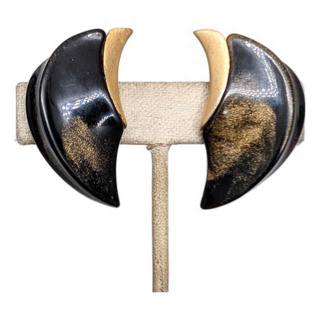 Vintage Signed Kunio Matsumoto for Trifari Modernist Brown/Gold Resin Clip Earrings-2 Pieces For Sale