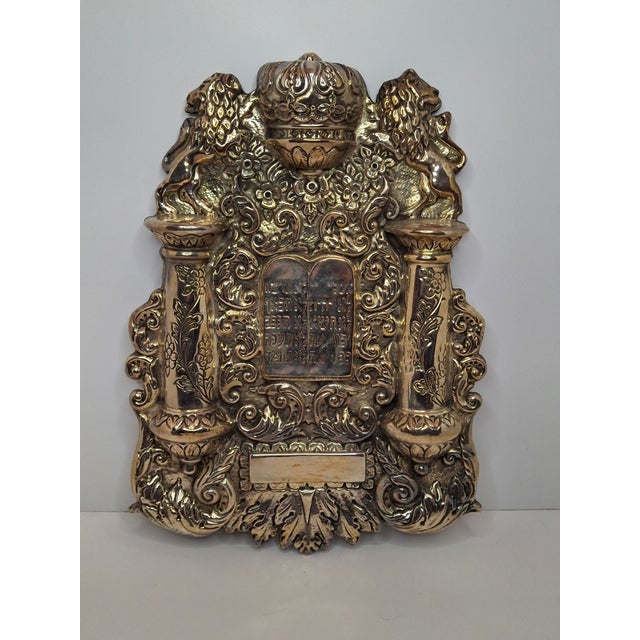 For sale is a stunning Hazorfim .925 sterling silver Torah shield. Weighing 14.1 ounces (approximately 400 grams), this...