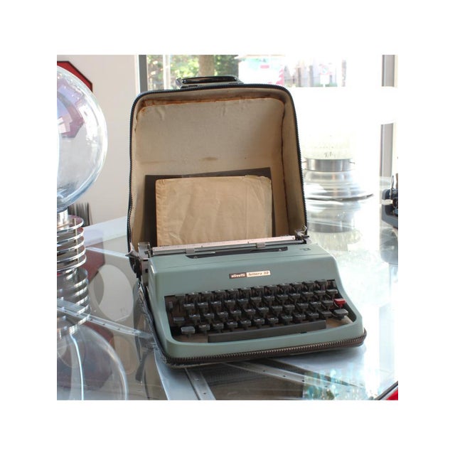 Lettera 32 Typewriter from Olivetti, 1969 For Sale - Image 11 of 12