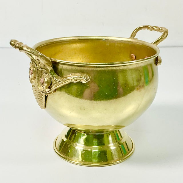 Mid-Century Hollywood Regency Boho Chic English Traditional Style Pedestal Brass Planter For Sale - Image 4 of 11