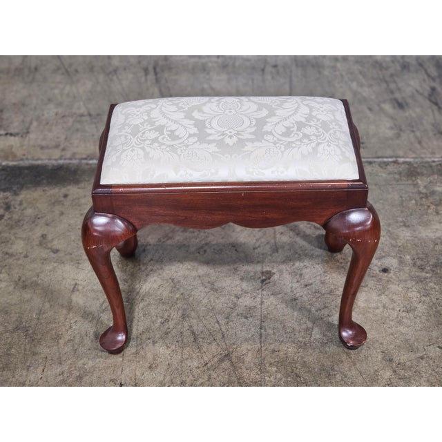 Henkel Harris 1990s Henkel Harris Cherry Footstool Ottoman White Damask Fabric Made in Virginia For Sale - Image 4 of 9