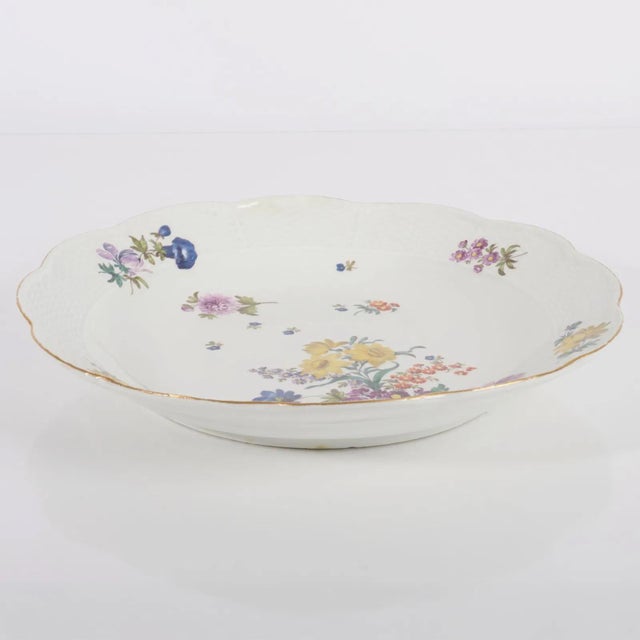 Antique 18th Century Meissen Porcelain Charger Deep Dish Platter With Basketweave Border and Floral Bouquets For Sale - Image 9 of 12