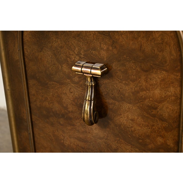 William Doezema for Mastercraft Mid-Century Hollywood Regency Burl Wood and Brass Sideboard Credenza, 1970s For Sale - Image 9 of 14