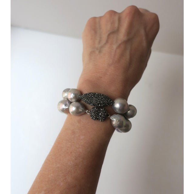 Early 21st Century Baroque Pearl Necklace & Bracelets, Convertible, Circa 2000s For Sale - Image 5 of 10