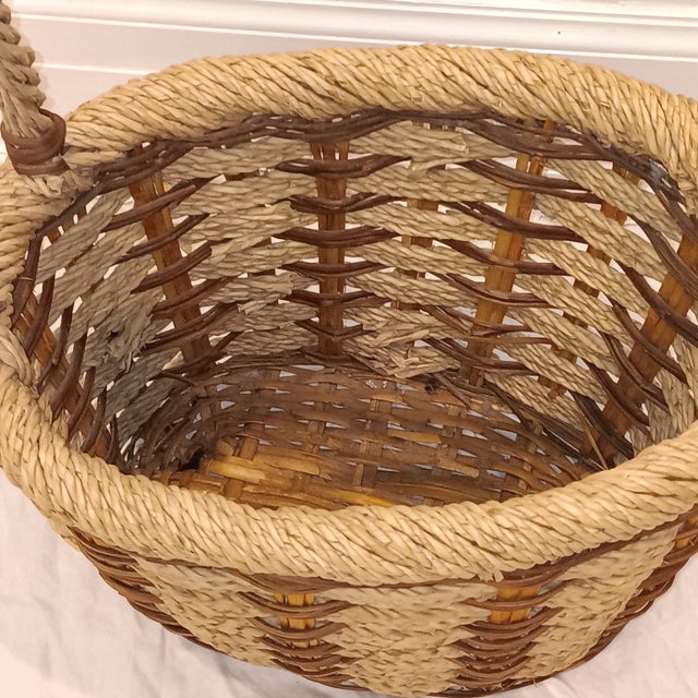 Late 20th Century Vintage French Style Hand Woven Market Wicker Basket With Handles For Sale - Image 5 of 12