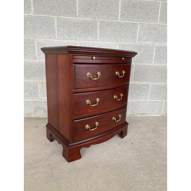 Late 20th Century Pennsylvania House Geoergian Style 3 Drawer Cherry Nightstands - A Pair For Sale - Image 5 of 12