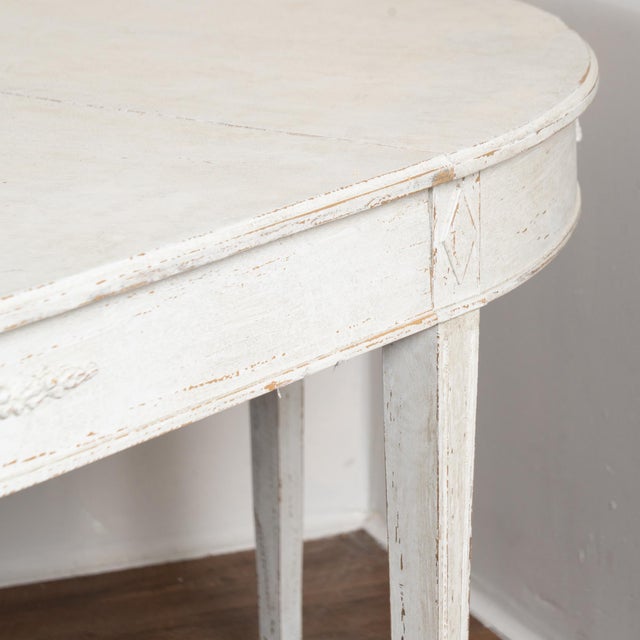 20th Century White Swedish Gustavian Large Dining Table Expanding With Leaves For Sale - Image 11 of 16