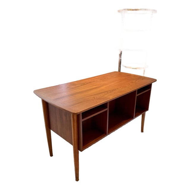 Beautiful Mid Century Modern Front Facing Desk, Circa 1960s For Sale
