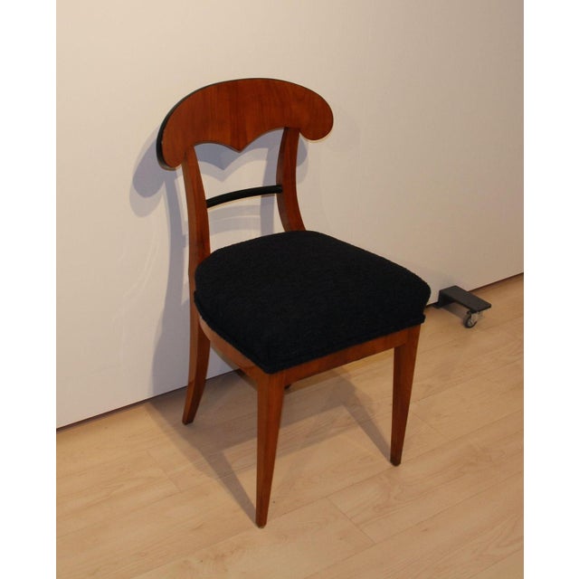 Biedermeier Cherry Veneer Shovel Chair, South Germany, 1820s For Sale - Image 4 of 15