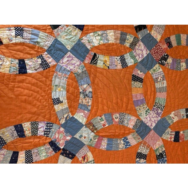 Orange Patchwork Quilt Double Wedding Ring Hand-Pieced Reverse Scalloped Edge For Sale - Image 4 of 9
