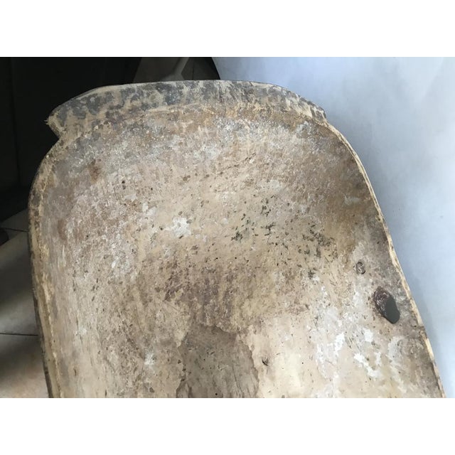 Large Bowl Hand Carved from a Wooden Trunk from the Beginning of the 20th Century, 1900s For Sale - Image 17 of 18