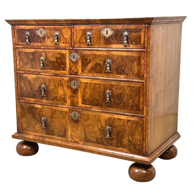 Antique Queen Anne Chest of Drawers in Walnut, 1705 For Sale - Image 14 of 14