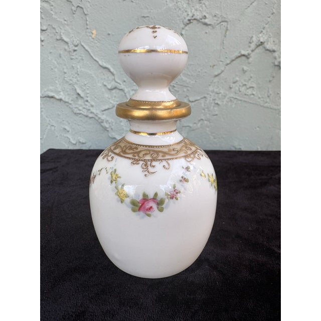1920s Antique Hand-Painted Nippon Porcelain Perfume Bottle With Raised Gilt & Floral Garland – Circa 1900 For Sale - Image 5 of 9