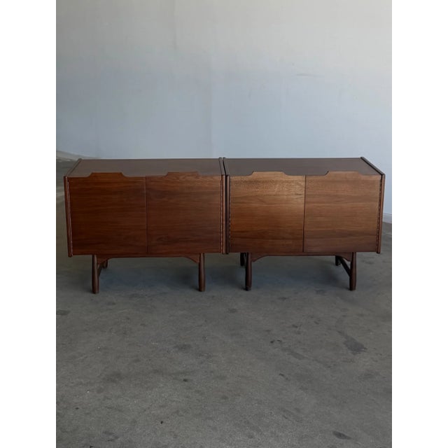 Pair of Mid Century Nightstands by John Caldwell for Brown Saltman For Sale - Image 16 of 18