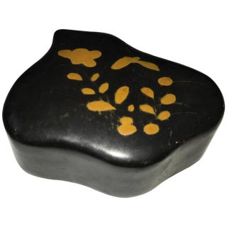 Early 20th Century Black Lacquer Asian Snuff Box For Sale