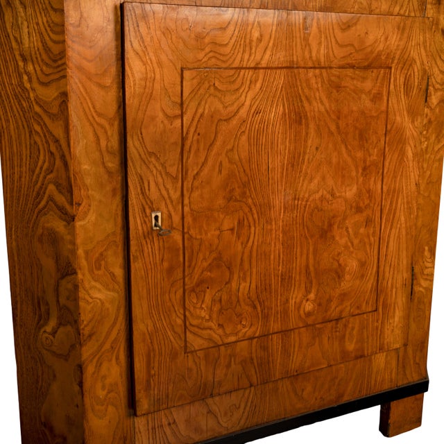 Antique Austrian Figured Ash & Ebony Biedermeier Standing Corner Cabinet 1830 For Sale - Image 12 of 12
