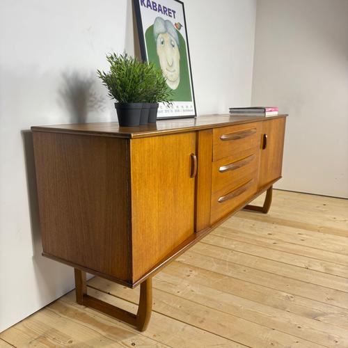 Vintage Teak Sideboard – Mid-Century Modern Credenza 1960s