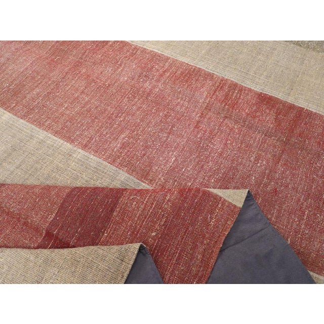 Textile Galerie Shabab Collection Mid-20th Century Handmade Turkish Flatweave Kilim Room Size Carpet For Sale - Image 7 of 8