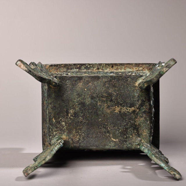 Late 19th Century Bronze Rectangular Ritual Vessel With Inscriptions For Sale In Los Angeles - Image 6 of 10