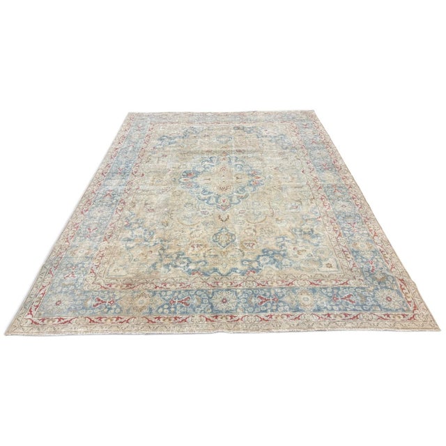 Antique Meset Rug – Faded Ivory With Blue & Red Floral Motifs For Sale - Image 4 of 5