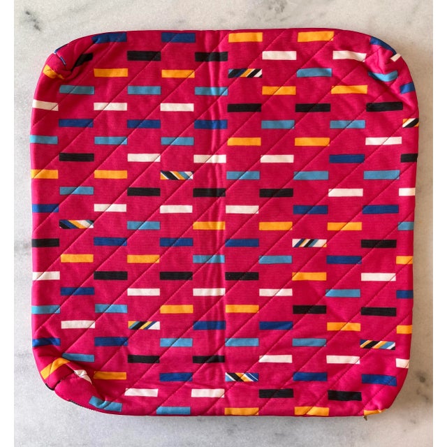 Pair of Small Vintage Fabric Pillow Covers in Bright Mod Design For Sale In Austin - Image 6 of 10