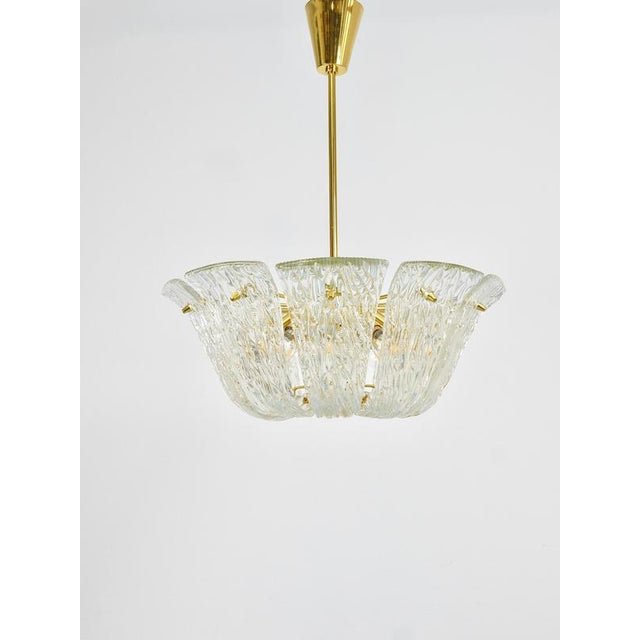 Large Vintage Curved Basket Pendant Light in Brass and Textured Glass by J. T. Kalmar for Kalmar, Vienna, 1950 For Sale - Image 3 of 18