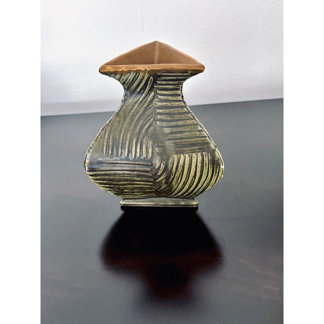 Gary DiPasquale, Postmodern Slip-Cast Stoneware Bud Vase, Geometric 3-Sided Flared Triangular - Olive Green For Sale In Miami - Image 6 of 11