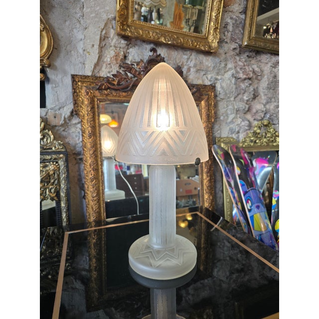 French Art Deco Mushroom Lamp in Frosted Glass from Daum, 1930 For Sale - Image 12 of 14