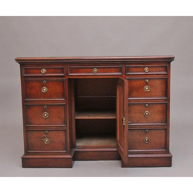 Early 19th Century Mahogany Kneehole Desk, 1830s For Sale - Image 4 of 12